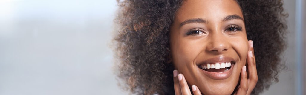 Autoestima e dermatologia: como a saúde da pele reflete no bem-estar feminino